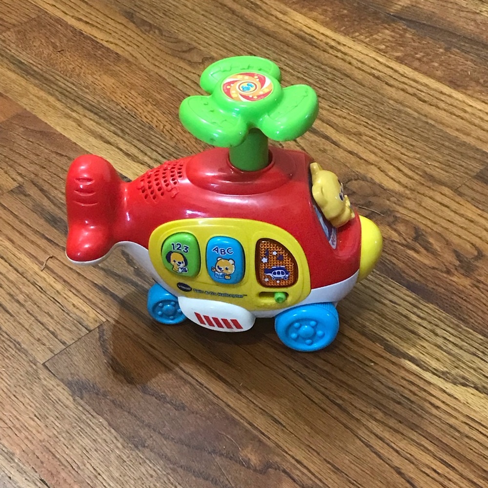 VTech Spin and Go Helicopter, Red
Pressing down on the propeller crawl and chase - Picture 4 of 12